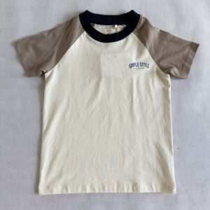 T-shirt z beżowymi rękawami NAME IT rozm. 122/128