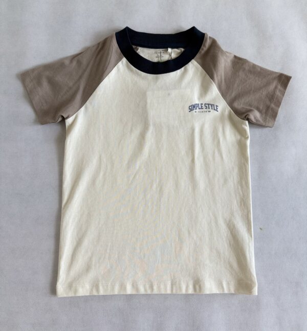 T-shirt z beżowymi rękawami NAME IT rozm. 122/128