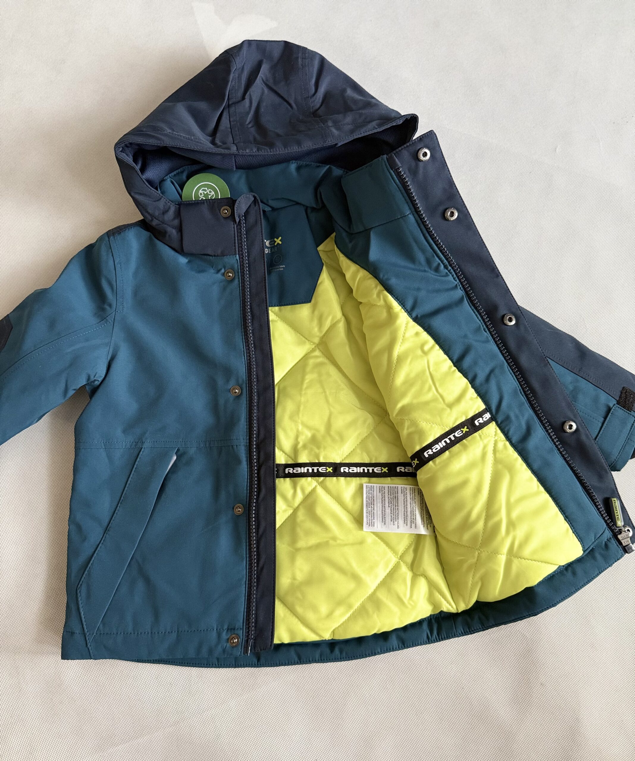 Kurtka przeciwdeszczowa z kapturem- nieprzemakalna C&A rozm. 92 - obrazek 2