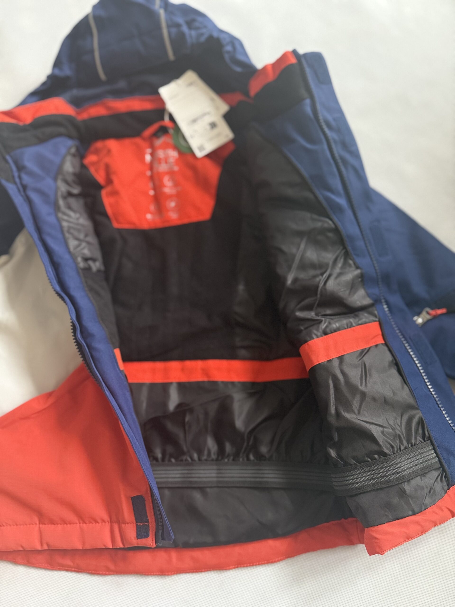 Kurtka narciarska w bloki kolorów z kapturem- nieprzemakalna C&A rozm. 128 - obrazek 2