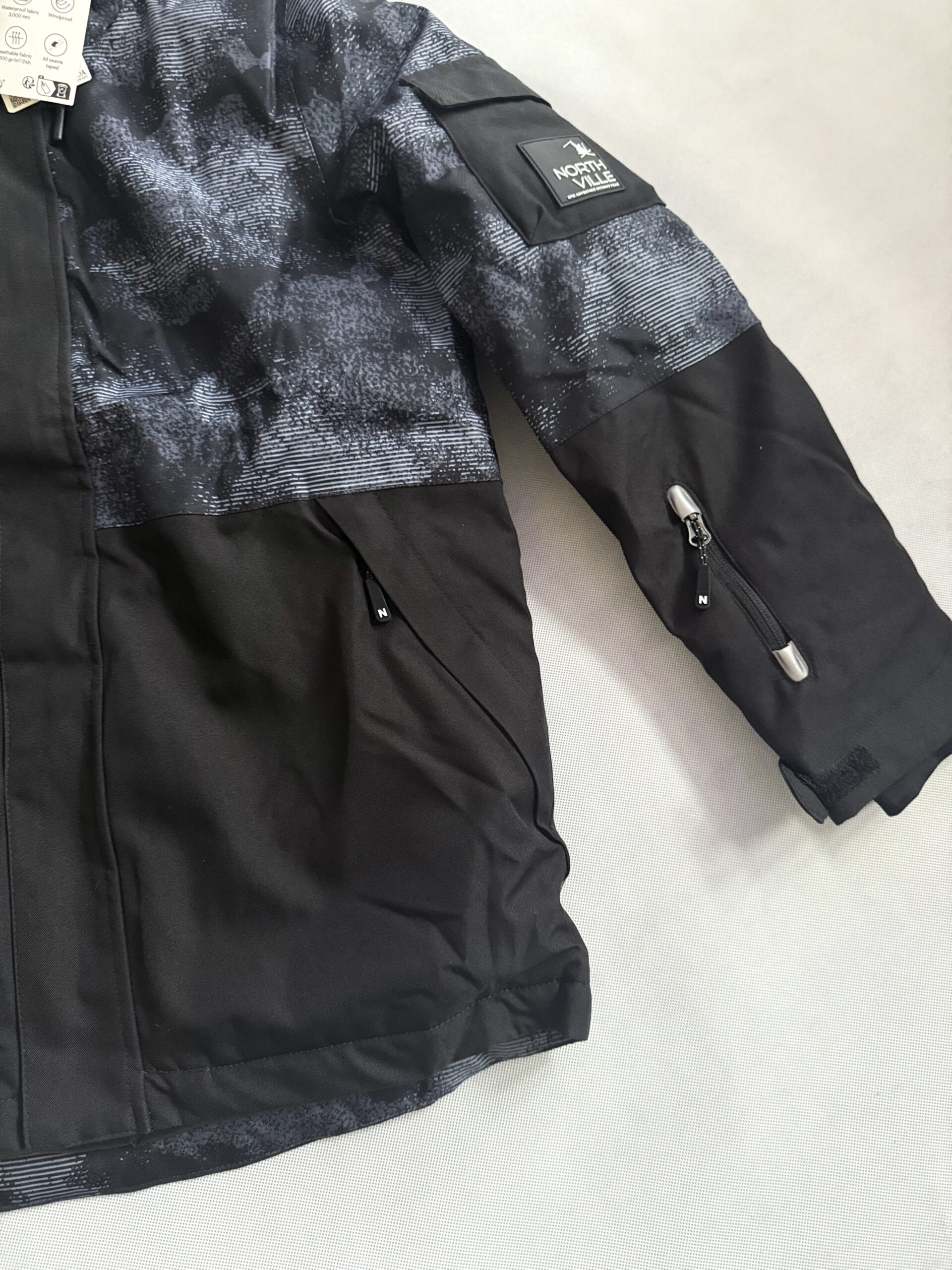 Kurtka narciarska nieprzemakalna z kapturem C&A rozm. 158-164 - obrazek 2