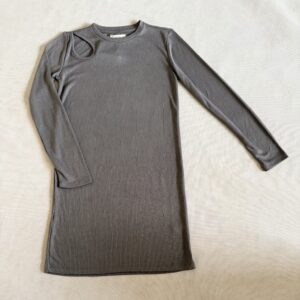 Sukienka z ozdobnym wycięciem RESERVED rozm. 158