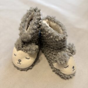 Kapcie wysokie rozm. 28