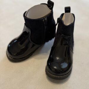 Botki lakierowane BEPPI rozm. 24