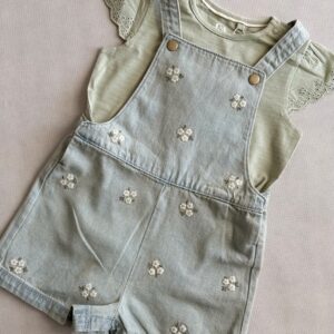 Komplet niemowlęcy koszulka i spodenki-ogrodniczki C&A rozm. 98